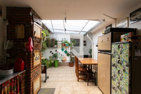 Casa à venda com 172m², 4 quartos e 3 vagas Casa à venda com 172m², 4 quartos e 3 vagasCasa 2 - Quintal e Churrasqueira