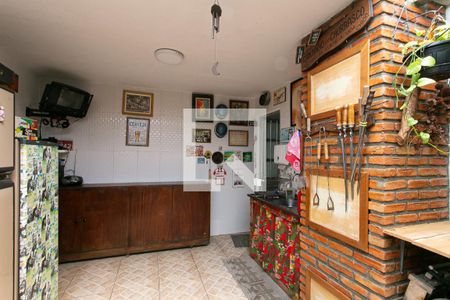 Casa à venda com 172m², 4 quartos e 3 vagas Casa à venda com 172m², 4 quartos e 3 vagasCasa 2 - Quintal e Churrasqueira