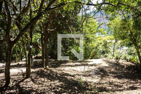 Casa à venda com 400m², 2 quartos e 2 vagasQuintal