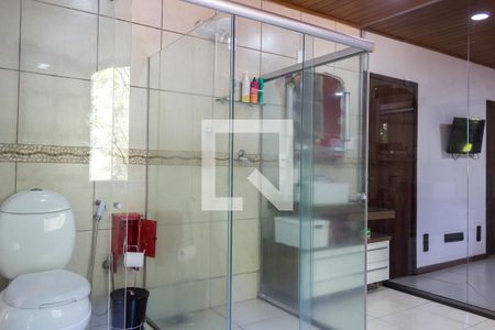 Casa à venda com 400m², 2 quartos e 2 vagasBanheiro da Suíte 1