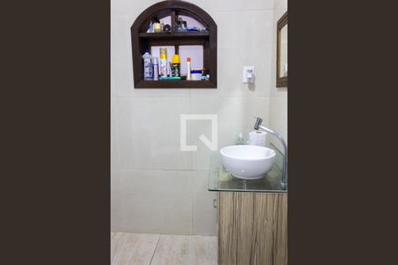 Casa à venda com 400m², 2 quartos e 2 vagasLavabo