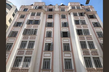 Apartamento à venda com 76m², 3 quartos e sem vaga Apartamento à venda com 76m², 3 quartos e sem vagaFachada