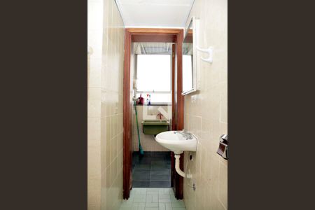 Apartamento à venda com 265m², 4 quartos e 2 vagas Apartamento à venda com 265m², 4 quartos e 2 vagasBanheiro 4 Serviço