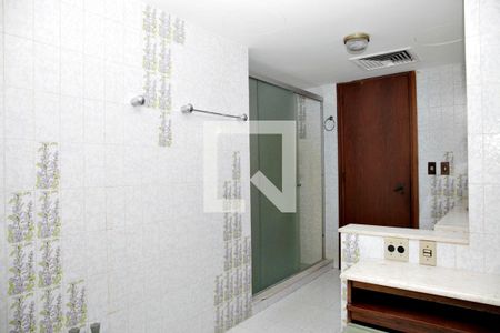Apartamento à venda com 265m², 4 quartos e 2 vagas Apartamento à venda com 265m², 4 quartos e 2 vagasBanheiro 2