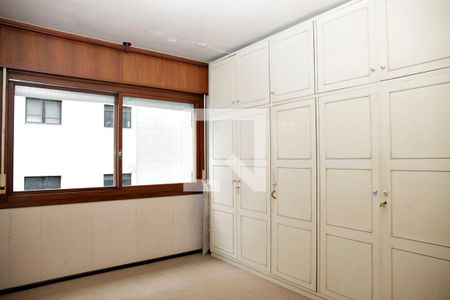 Apartamento à venda com 265m², 4 quartos e 2 vagas Apartamento à venda com 265m², 4 quartos e 2 vagasQuarto 3