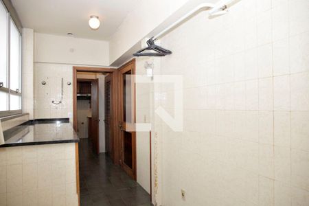 Apartamento à venda com 265m², 4 quartos e 2 vagas Apartamento à venda com 265m², 4 quartos e 2 vagasÁrea de Serviço