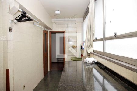 Apartamento à venda com 265m², 4 quartos e 2 vagas Apartamento à venda com 265m², 4 quartos e 2 vagasÁrea de Serviço