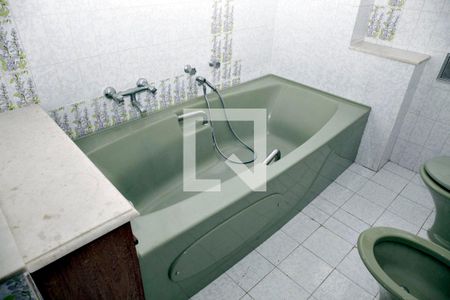 Apartamento à venda com 265m², 4 quartos e 2 vagas Apartamento à venda com 265m², 4 quartos e 2 vagasBanheiro 2 Detalhe