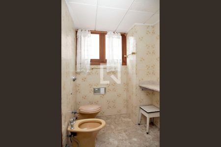 Apartamento à venda com 265m², 4 quartos e 2 vagas Apartamento à venda com 265m², 4 quartos e 2 vagasBanheiro Quarto 1 Suíte