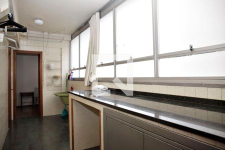 Apartamento à venda com 265m², 4 quartos e 2 vagas Apartamento à venda com 265m², 4 quartos e 2 vagasÁrea de Serviço