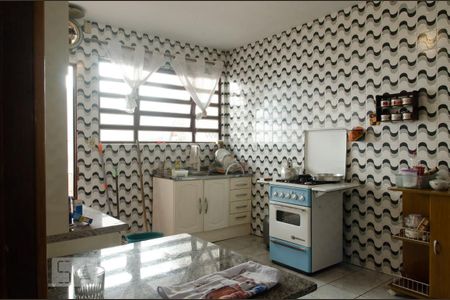 Casa à venda com 130m², 3 quartos e 2 vagas Casa à venda com 130m², 3 quartos e 2 vagasCozinha