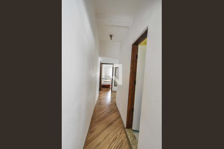 Casa à venda com 200m², 3 quartos e 3 vagasCorredor