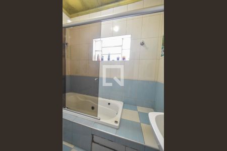 Casa à venda com 200m², 3 quartos e 3 vagasBanheiro 