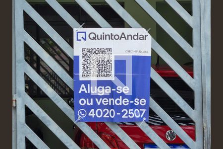 Casa à venda com 150m², 3 quartos e 3 vagas Casa à venda com 150m², 3 quartos e 3 vagasPlaquinha instalada no portão do imóvel
