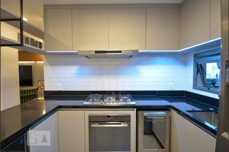 Apartamento à venda com 113m², 3 quartos e 3 vagas Apartamento à venda com 113m², 3 quartos e 3 vagasCozinha