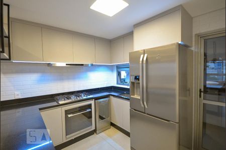 Apartamento à venda com 113m², 3 quartos e 3 vagas Apartamento à venda com 113m², 3 quartos e 3 vagasCozinha