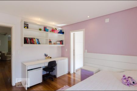 Casa de condomínio para alugar com 482m², 4 quartos e 6 vagas Casa de condomínio para alugar com 482m², 4 quartos e 6 vagasQuarto da suíte 4