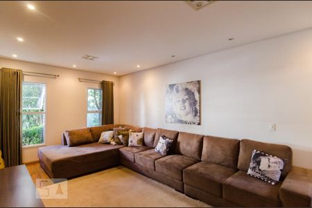 Casa de condomínio para alugar com 482m², 4 quartos e 6 vagas Casa de condomínio para alugar com 482m², 4 quartos e 6 vagasSala 2