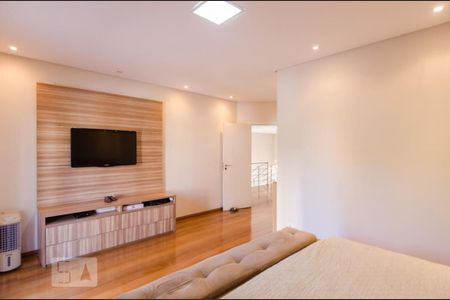 Casa de condomínio para alugar com 482m², 4 quartos e 6 vagas Casa de condomínio para alugar com 482m², 4 quartos e 6 vagasQuarto da suíte 2