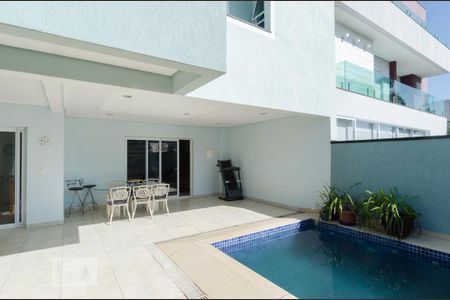 Casa de condomínio para alugar com 482m², 4 quartos e 6 vagas Casa de condomínio para alugar com 482m², 4 quartos e 6 vagasPiscina e churrasqueira
