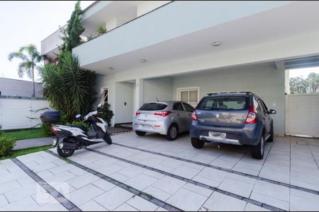 Casa de condomínio para alugar com 482m², 4 quartos e 6 vagas Casa de condomínio para alugar com 482m², 4 quartos e 6 vagasGaragem