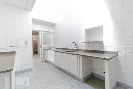Casa à venda com 196m², 4 quartos e 3 vagas Casa à venda com 196m², 4 quartos e 3 vagasCozinha
