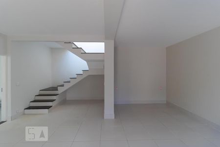 Casa à venda com 196m², 4 quartos e 3 vagas Casa à venda com 196m², 4 quartos e 3 vagasSalas