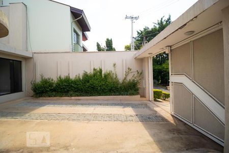 Casa à venda com 196m², 4 quartos e 3 vagas Casa à venda com 196m², 4 quartos e 3 vagasGaragem e Quintal