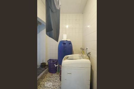 Casa à venda com 240m², 5 quartos e 3 vagasCasa 1 - Lavanderia