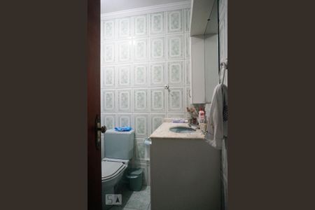 Casa à venda com 240m², 5 quartos e 3 vagasCasa 2 - Banheiro Social