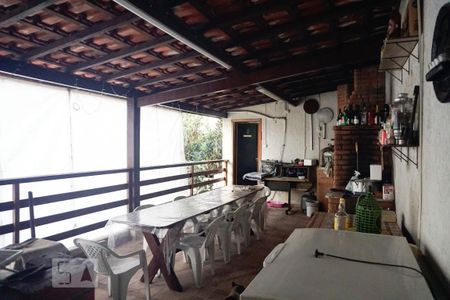 Casa à venda com 240m², 5 quartos e 3 vagasÁrea Churrasqueira