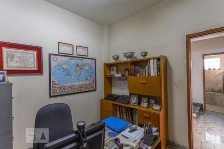 Casa à venda com 550m², 4 quartos e 6 vagasEscritório