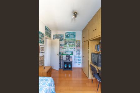 Casa à venda com 550m², 4 quartos e 6 vagasQuarto 2