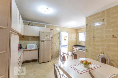 Casa à venda com 550m², 4 quartos e 6 vagasCozinha