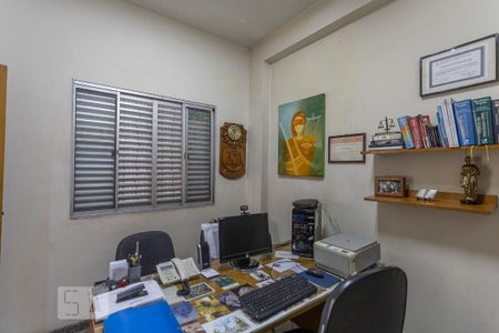 Casa à venda com 550m², 4 quartos e 6 vagasEscritório