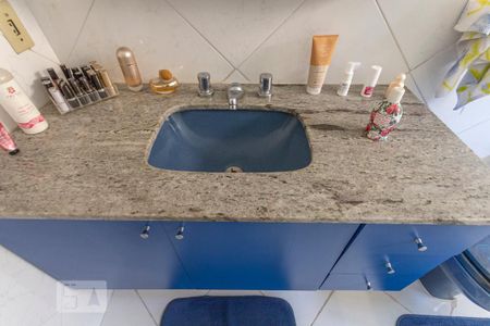 Casa à venda com 550m², 4 quartos e 6 vagasBanheiro Suíte 2