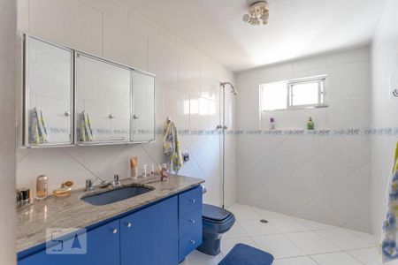 Casa à venda com 550m², 4 quartos e 6 vagasBanheiro Suíte 2