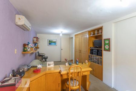 Casa à venda com 550m², 4 quartos e 6 vagasSuíte 1