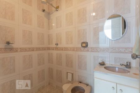 Casa à venda com 550m², 4 quartos e 6 vagasBanheiro Serviço