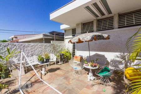 Casa à venda com 300m², 3 quartos e 2 vagas Casa à venda com 300m², 3 quartos e 2 vagasÁrea Externa