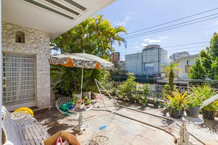 Casa à venda com 300m², 3 quartos e 2 vagas Casa à venda com 300m², 3 quartos e 2 vagasÁrea Externa