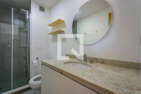 Banheiro de apartamento para alugar com 1 quarto, 44m² em Farroupilha, Porto Alegre