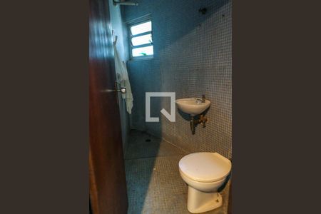 Casa para alugar com 450m², 5 quartos e 7 vagas Casa para alugar com 450m², 5 quartos e 7 vagasBanheiro de serviço 1