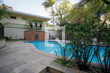 Apartamento à venda com 200m², 3 quartos e 4 vagas Apartamento à venda com 200m², 3 quartos e 4 vagasÁrea Comum - Piscina