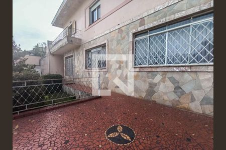 Casa à venda com 250m², 4 quartos e 3 vagas Casa à venda com 250m², 4 quartos e 3 vagasQuintal