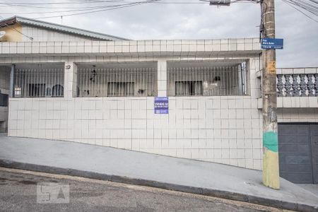 Casa à venda com 110m², 4 quartos e 1 vagaFachada