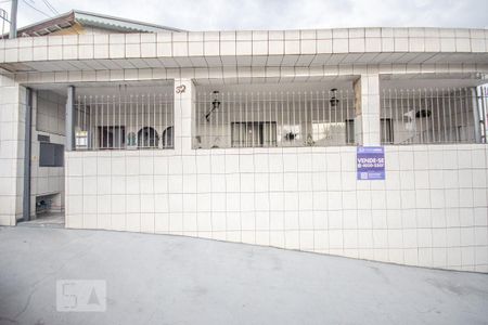 Casa à venda com 110m², 4 quartos e 1 vagaFachada