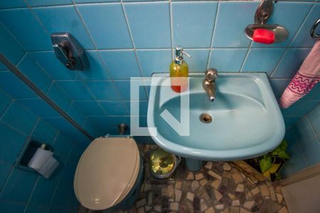 Casa à venda com 250m², 4 quartos e 4 vagas Casa à venda com 250m², 4 quartos e 4 vagasLavabo