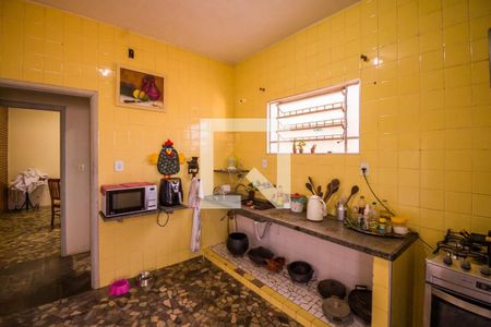 Casa à venda com 250m², 4 quartos e 4 vagas Casa à venda com 250m², 4 quartos e 4 vagasCozinha