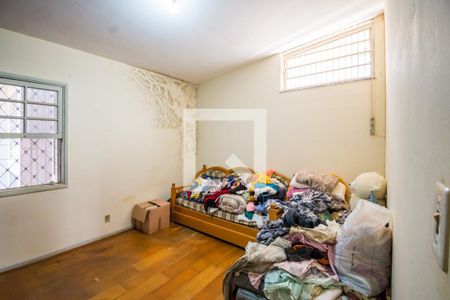 Casa à venda com 250m², 4 quartos e 4 vagas Casa à venda com 250m², 4 quartos e 4 vagasQuarto 2